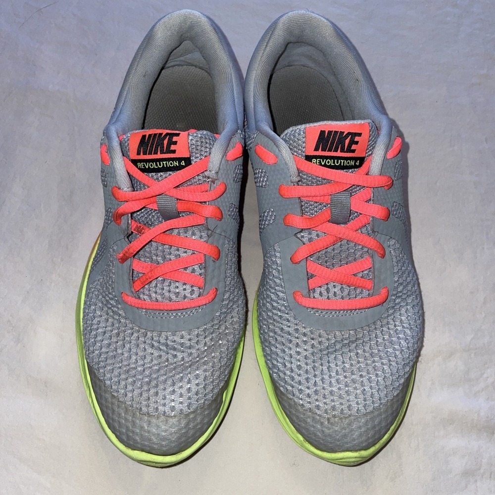 NIKE Wolf Grey Pink Revolution AR2417-001 Running Shoes Sneakers 5.5Y‎ Youth